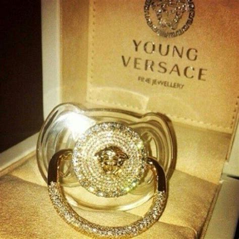 chupete versace precio